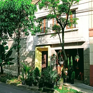 Casa Luna -estratégica Ubicación- Medellín